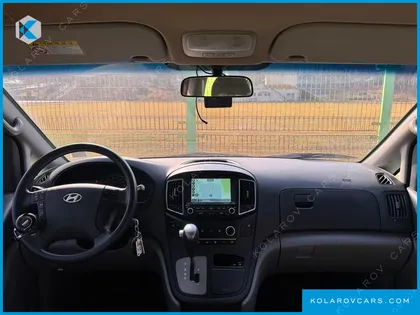 HYUNDAI STAREX 5-SEATER VAN