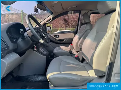HYUNDAI STAREX 5-SEATER VAN