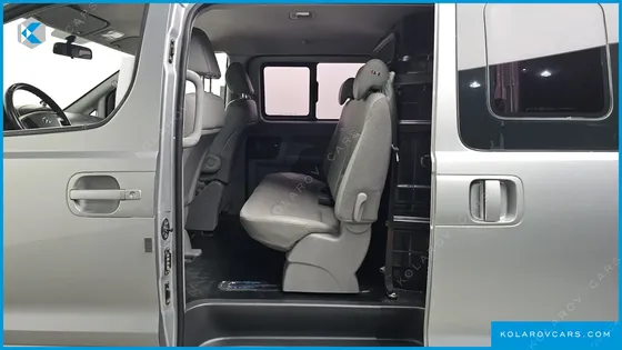 HYUNDAI STAREX 5-SEATER VAN