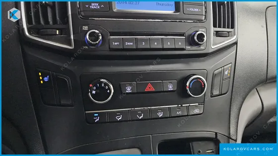 HYUNDAI STAREX 5-SEATER VAN