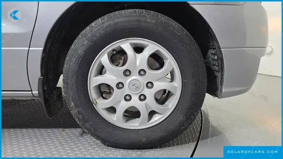 HYUNDAI STAREX 5-SEATER VAN