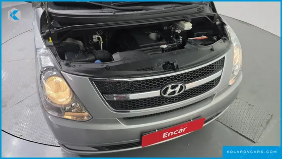 HYUNDAI STAREX 5-SEATER VAN