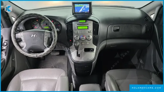 HYUNDAI STAREX 5-SEATER VAN