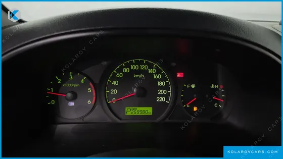 HYUNDAI STAREX 5-SEATER VAN