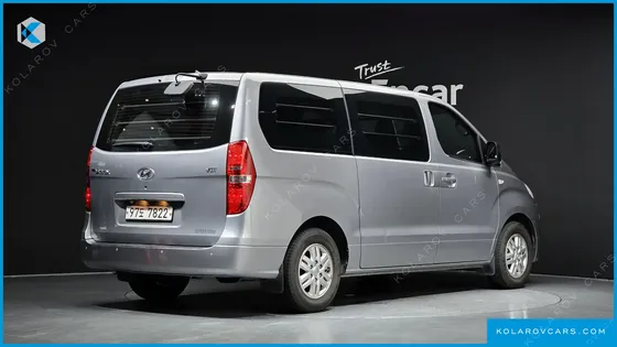 HYUNDAI STAREX 3-SEATER VAN