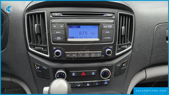 HYUNDAI STAREX 3-SEATER VAN