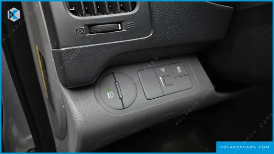 HYUNDAI STAREX 3-SEATER VAN
