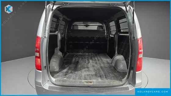 HYUNDAI STAREX 3-SEATER VAN
