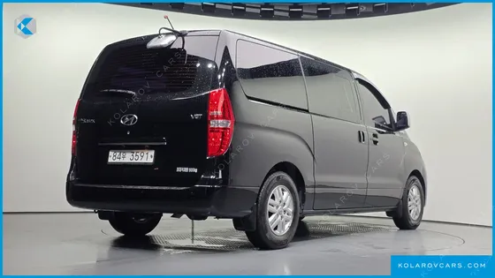HYUNDAI STAREX 5-SEATER VAN