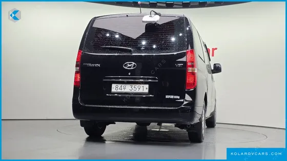 HYUNDAI STAREX 5-SEATER VAN