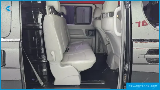 HYUNDAI STAREX 5-SEATER VAN