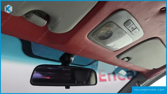 HYUNDAI STAREX 5-SEATER VAN