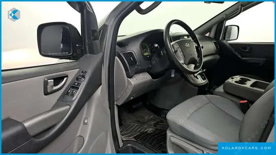 HYUNDAI STAREX 12-SEATER WAGON