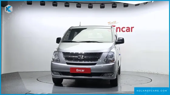 HYUNDAI STAREX 5-SEATER VAN