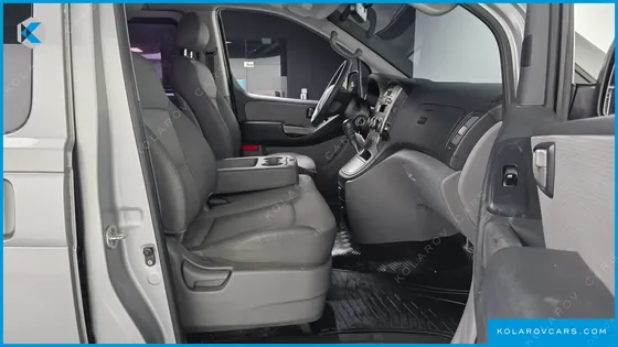 HYUNDAI STAREX 12-SEATER WAGON