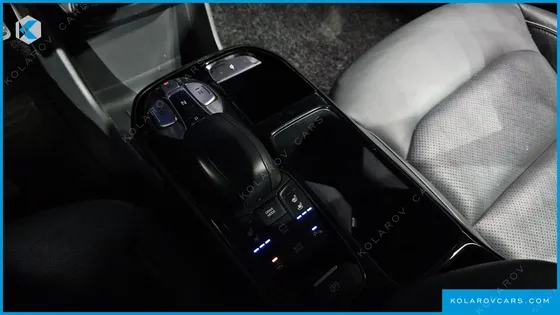 HYUNDAI IONIQ Q
