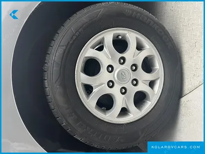 HYUNDAI STAREX 5-SEATER VAN