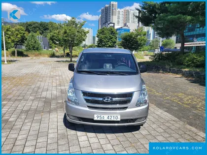 HYUNDAI STAREX 5-SEATER VAN
