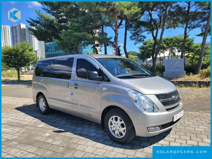 HYUNDAI STAREX 5-SEATER VAN