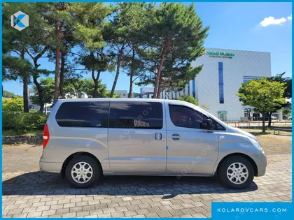 HYUNDAI STAREX 5-SEATER VAN