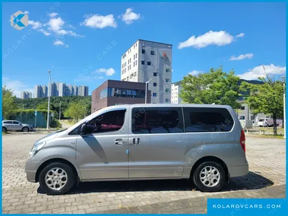HYUNDAI STAREX 5-SEATER VAN