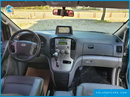 HYUNDAI STAREX 5-SEATER VAN