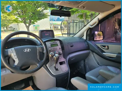 HYUNDAI STAREX 5-SEATER VAN