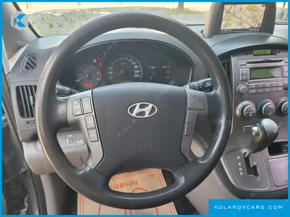 HYUNDAI STAREX 5-SEATER VAN