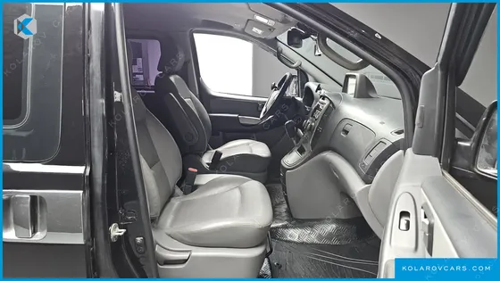 HYUNDAI STAREX 5-SEATER VAN