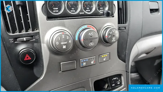 HYUNDAI STAREX 5-SEATER VAN