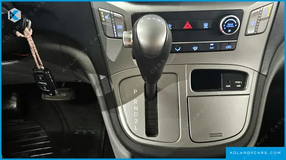 HYUNDAI STAREX 12-SEATER LPI WAGON