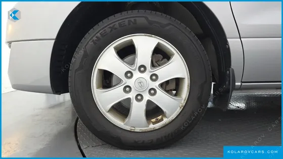 HYUNDAI STAREX 4WD 12-SEATER WAGON