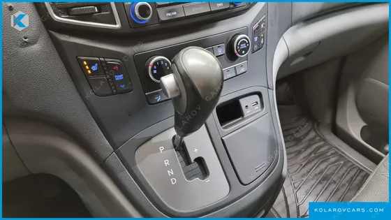 HYUNDAI STAREX 12-SEATER WAGON