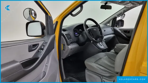HYUNDAI STAREX 12-SEATER WAGON