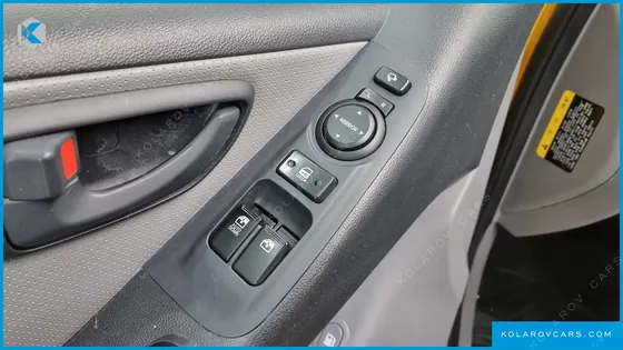 HYUNDAI STAREX 12-SEATER WAGON