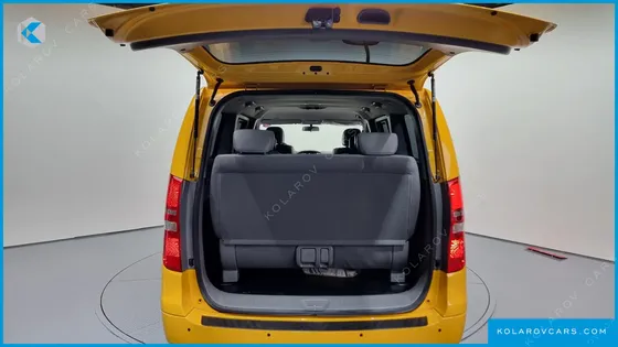 HYUNDAI STAREX 12-SEATER WAGON