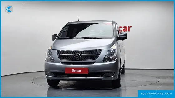 HYUNDAI STAREX 5-SEATER VAN