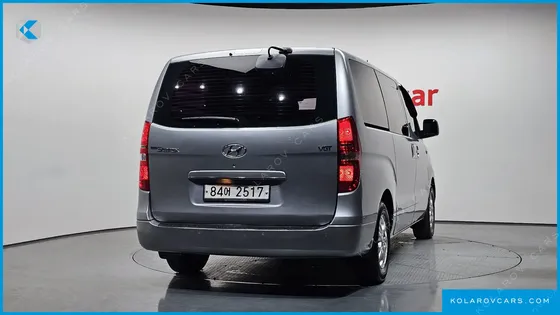 HYUNDAI STAREX 5-SEATER VAN