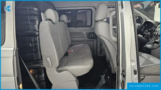 HYUNDAI STAREX 5-SEATER VAN
