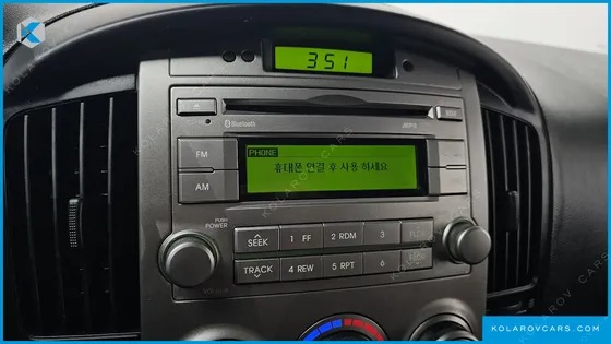 HYUNDAI STAREX 5-SEATER VAN