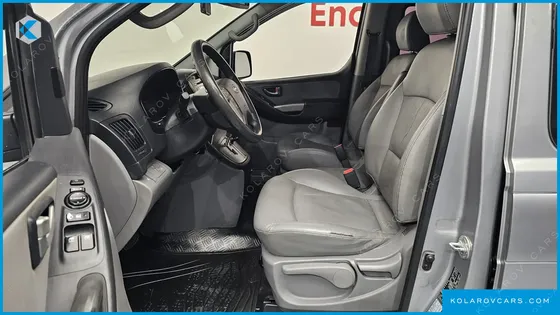HYUNDAI STAREX 5-SEATER VAN