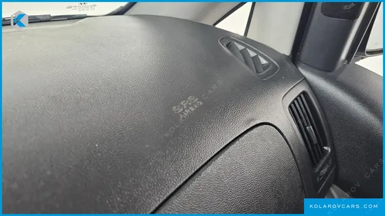 HYUNDAI STAREX 5-SEATER VAN
