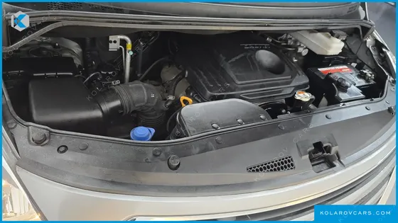 HYUNDAI STAREX 5-SEATER VAN