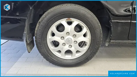 HYUNDAI STAREX 5-SEATER VAN