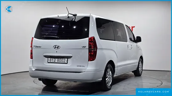 HYUNDAI STAREX 5-SEATER VAN