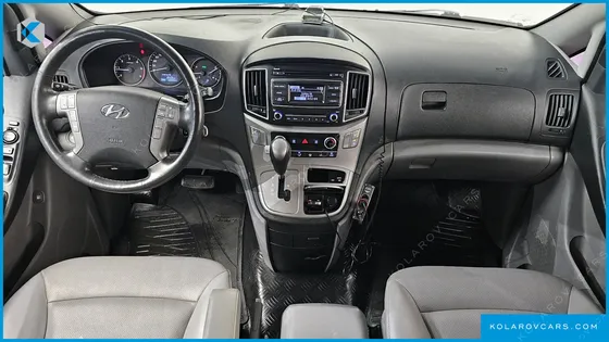 HYUNDAI STAREX 5-SEATER VAN