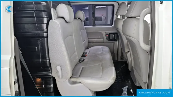 HYUNDAI STAREX 5-SEATER VAN