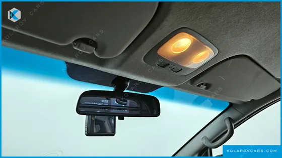 HYUNDAI STAREX 5-SEATER VAN