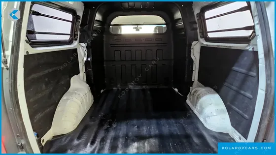 HYUNDAI STAREX 5-SEATER VAN