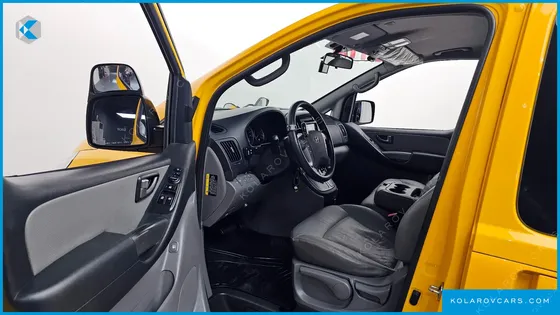 HYUNDAI STAREX GUARD CAR OF CHILDREN